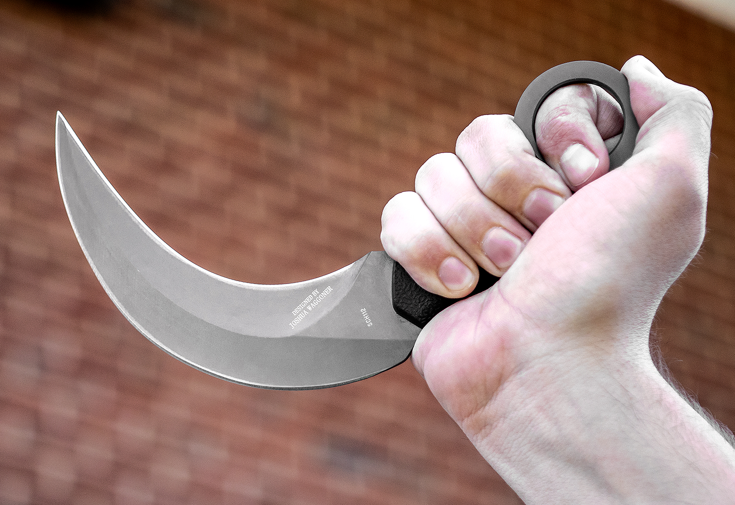 curved karambit knife fighting
