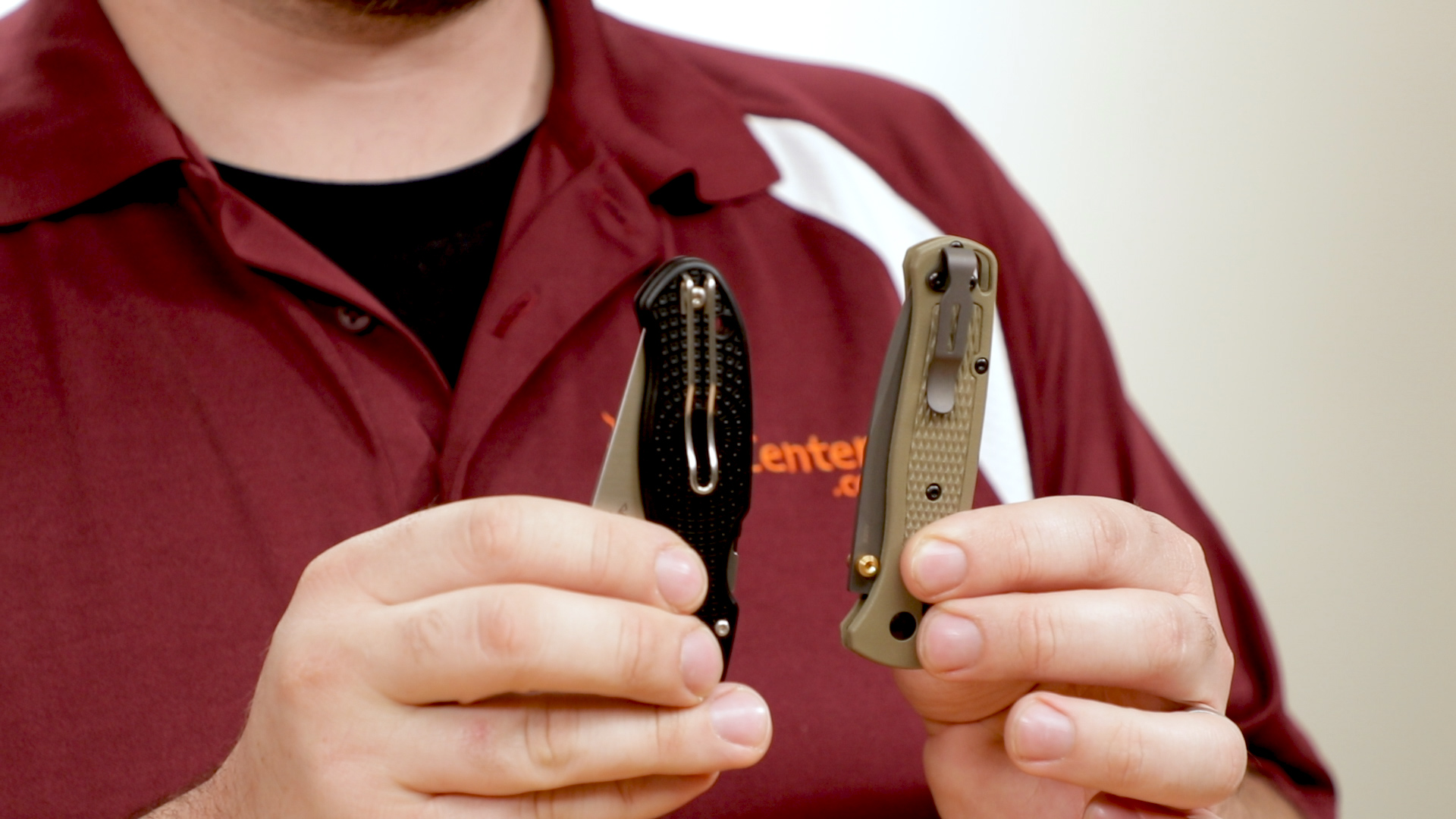 David holding the Spyderco Para 3 in his right hand and the Benchmade Bugout in his left hand