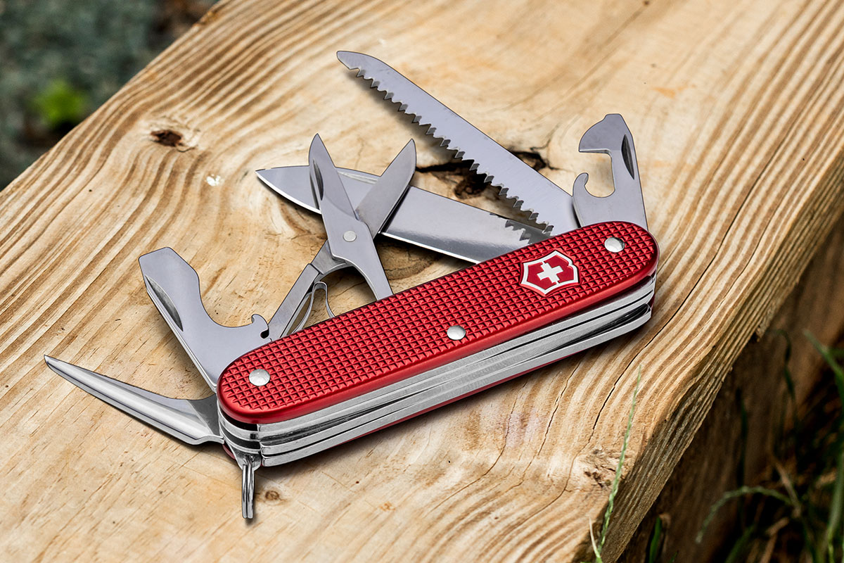 victorinox swiss army knife farmer x red alox knifecenter