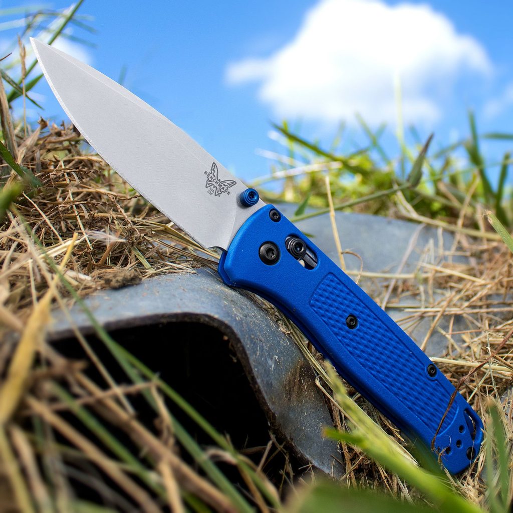 Bencmade Bugout open on the ground