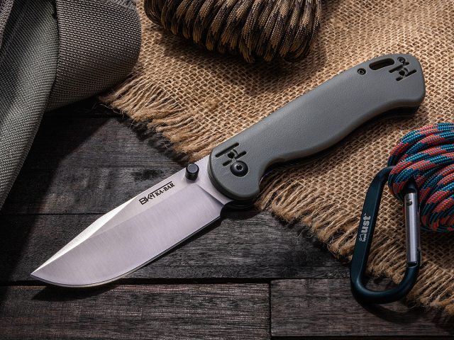  Full Tang Fixed Blade Survival Knife for Camping, Hunting, and  Outdoor Bushcraft - 1095 High Carbon Steel with Kydex Sheath - Perfect for  EDC and Self Defense Weapons : Sports & Outdoors