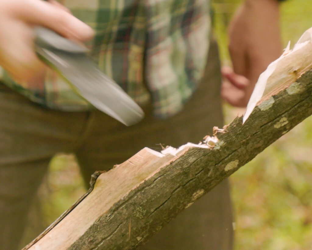 Chopping wood with a Becker BK9 fixed blade